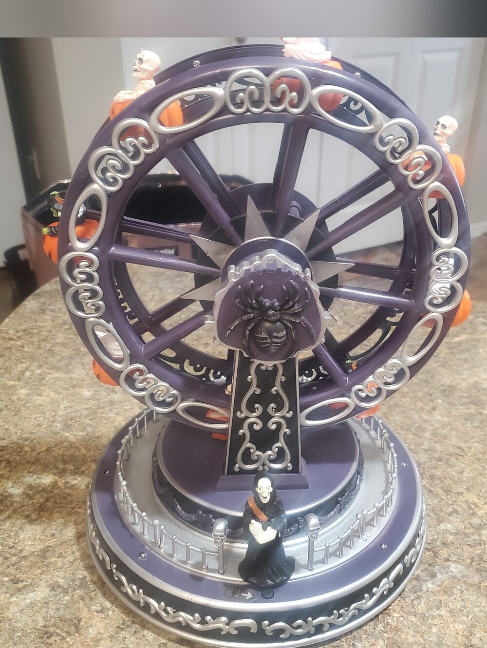 Halloween Display Carnival Ferris wheel . Light Up. Pumpkins. Ghost, Skeleton.